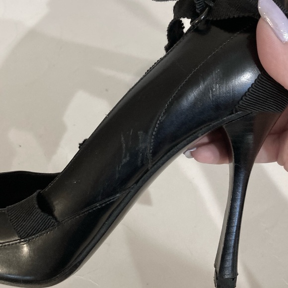 Y2K Gucci Tom Ford Black Lace Up Ribbon Heels Stilettos 9 1/2 Fall/Winter 2002 - Picture 9 of 15